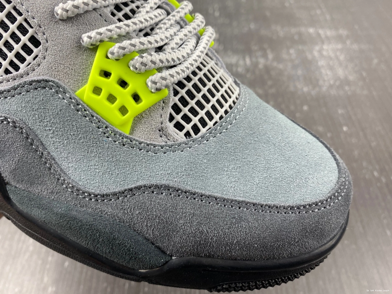 CT5342-007 Air 4 “Neon” Jordan SE 1105